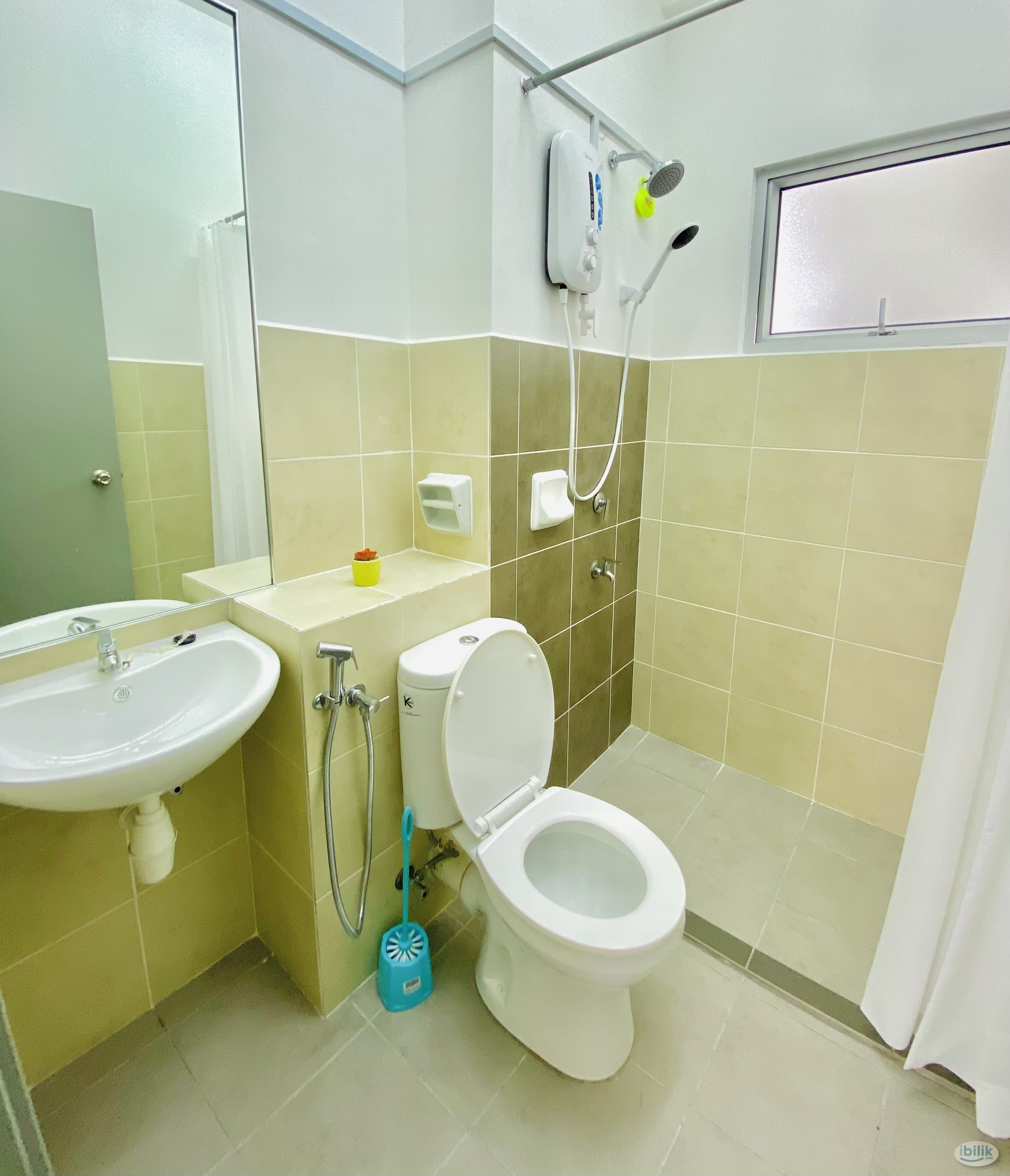 COZY CLEAN ROOM FOR RENTAL -LESS THAN 5 MINS TO HOSPITAL TUANKU JA’AFAR SEREMBAN + KTM +CITY CENTRE+BUS TERMINAL+HOSPITA - Image 3