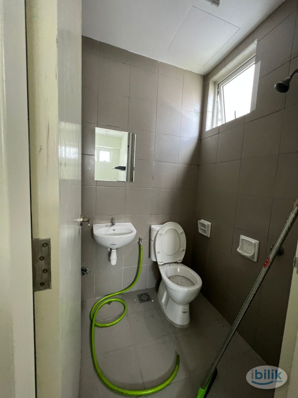 Single Room with Aircond, Vina Residence @ Cheras South near to Cheras trader Square, C180 Balakong and bus to Cheras Le - Image 4