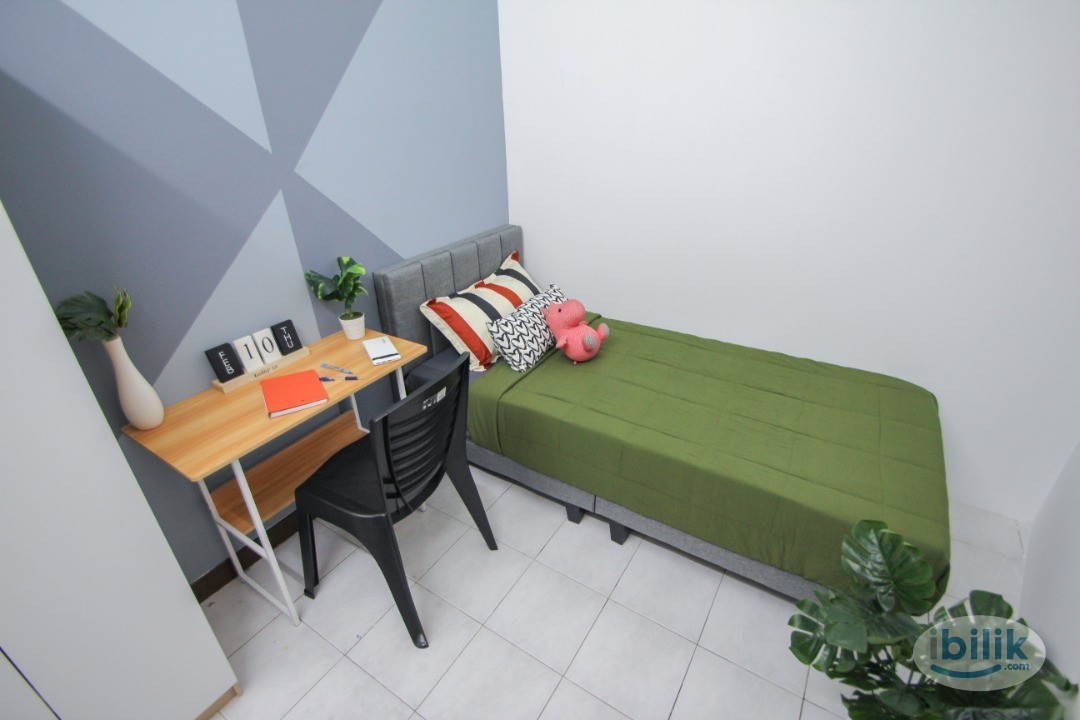 Single Room with Window & A/C, Puchong Prima. Taman Puchong Prima near to LRT, IOI Puchong Mall, Lotus - Image 1