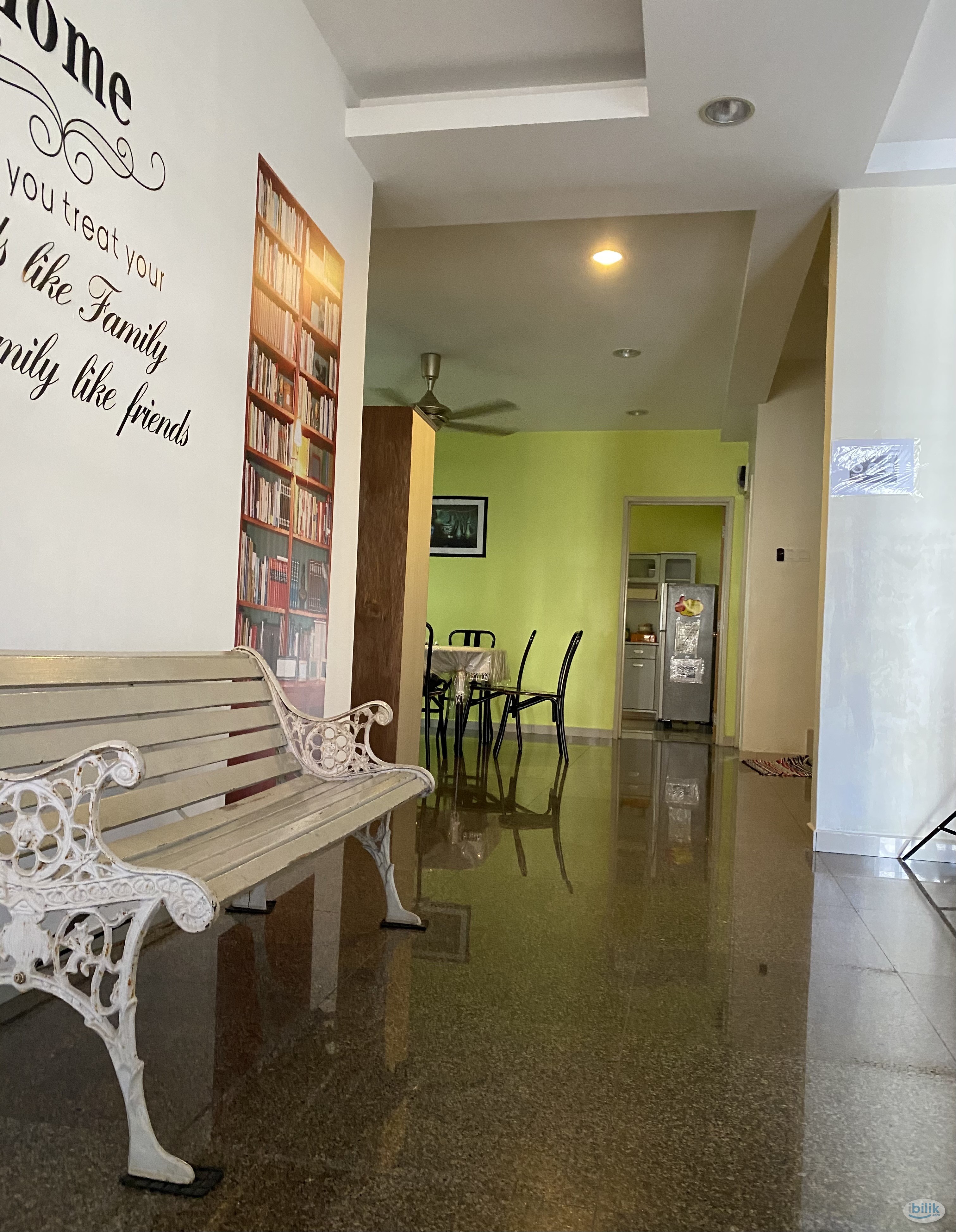 Middle Room at BU10, Bandar Utama - Image 1