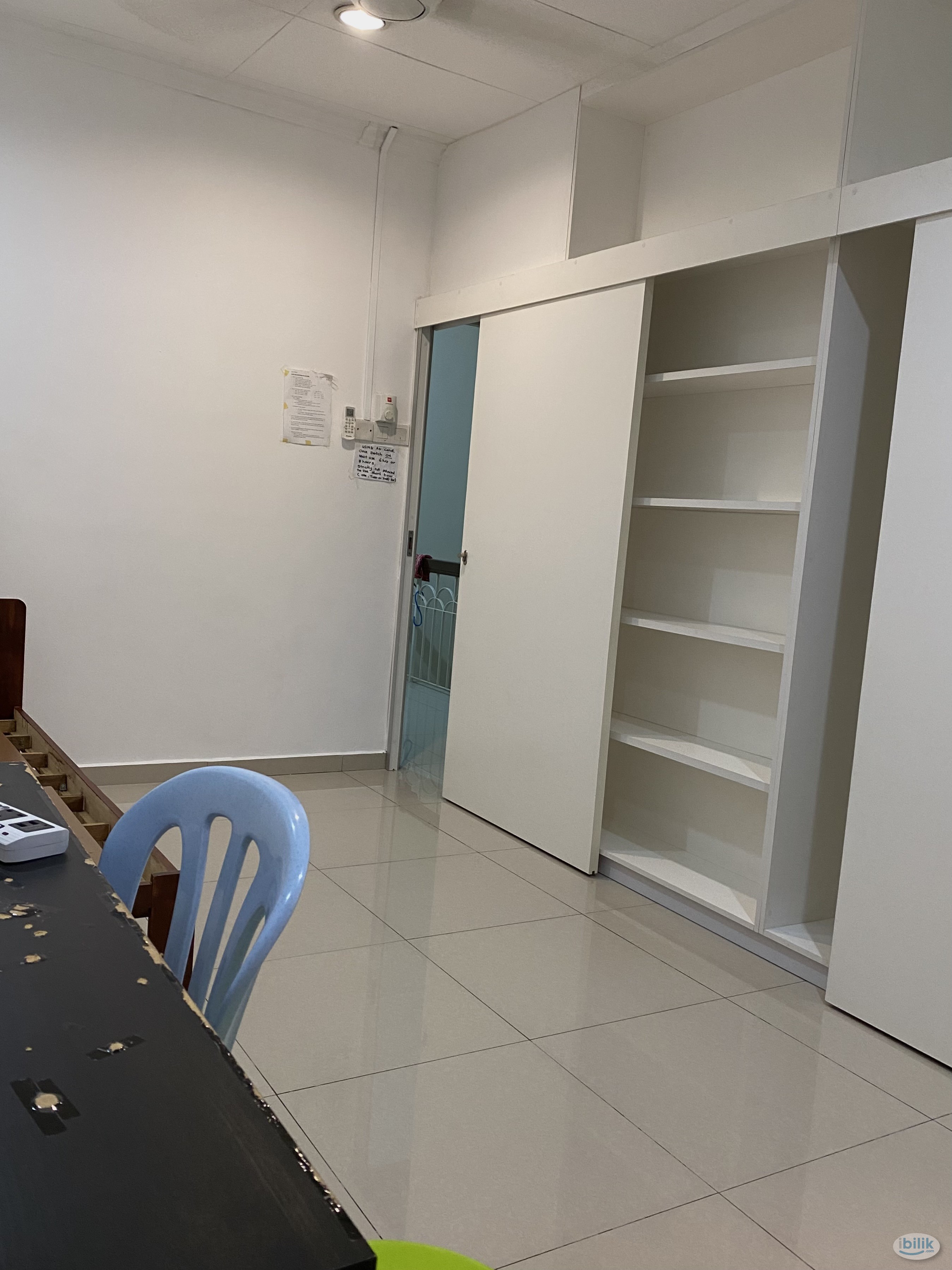 Middle Room at BU10, Bandar Utama - Image 3