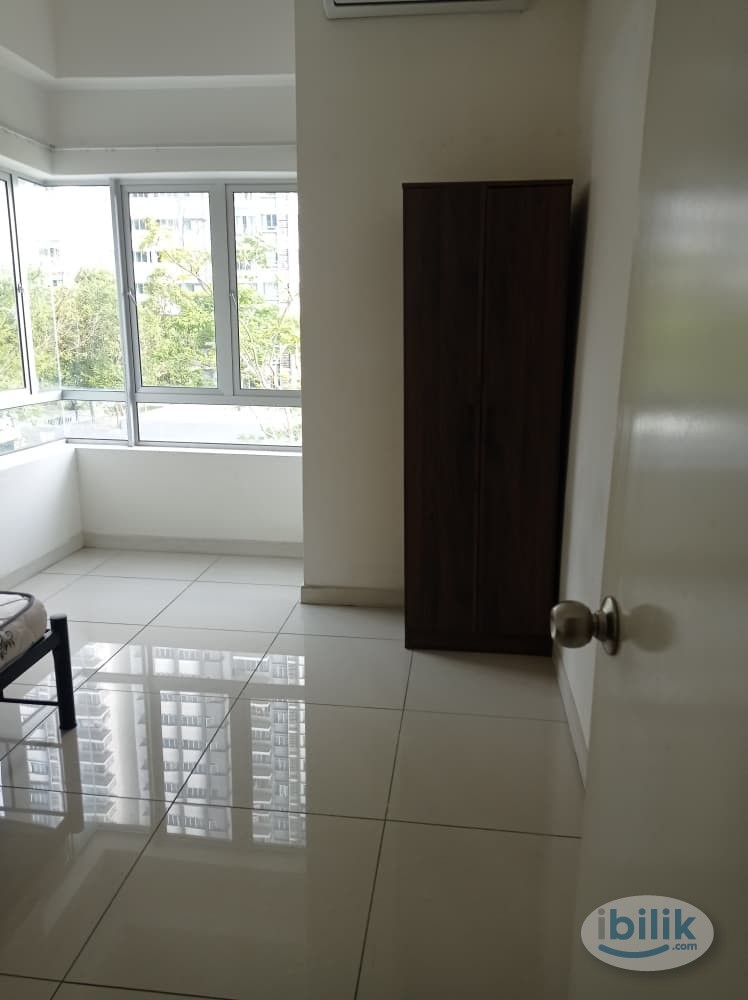 Single room in Southville apartment, 7th floor - Image 1