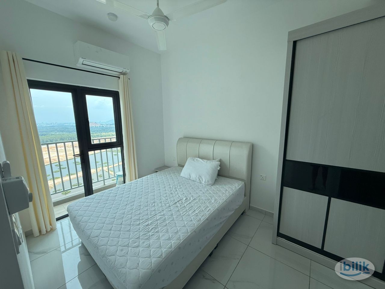 Female Unit MasterRoom at Sinaran Residences For Rent - Image 1