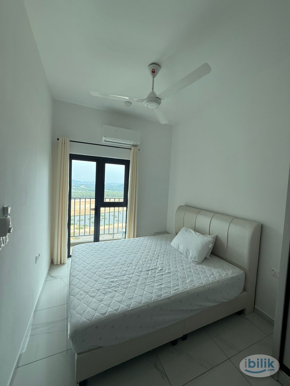 Female Unit MasterRoom at Sinaran Residences For Rent - Image 4