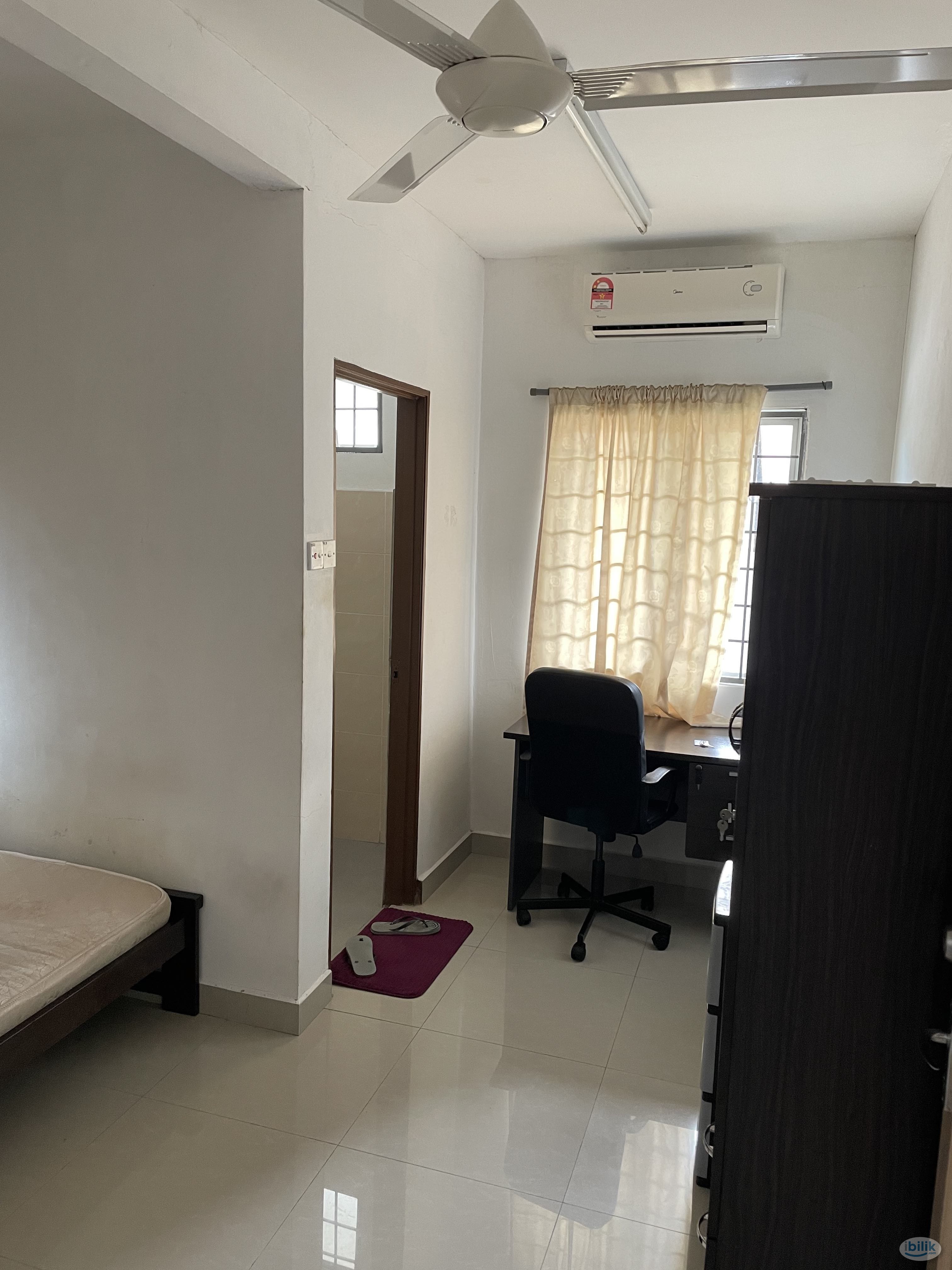 Single Room with private toilet at Taman Tasik Semenyih 5 , Broga hill , Nottingham Malaysia - Image 1