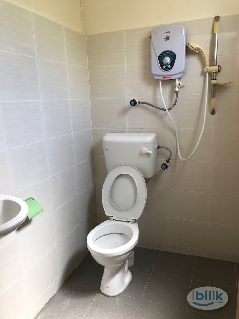 Cozy Single Room for Rent – Walking Distance to University of Nottingham Malaysia - Image 3