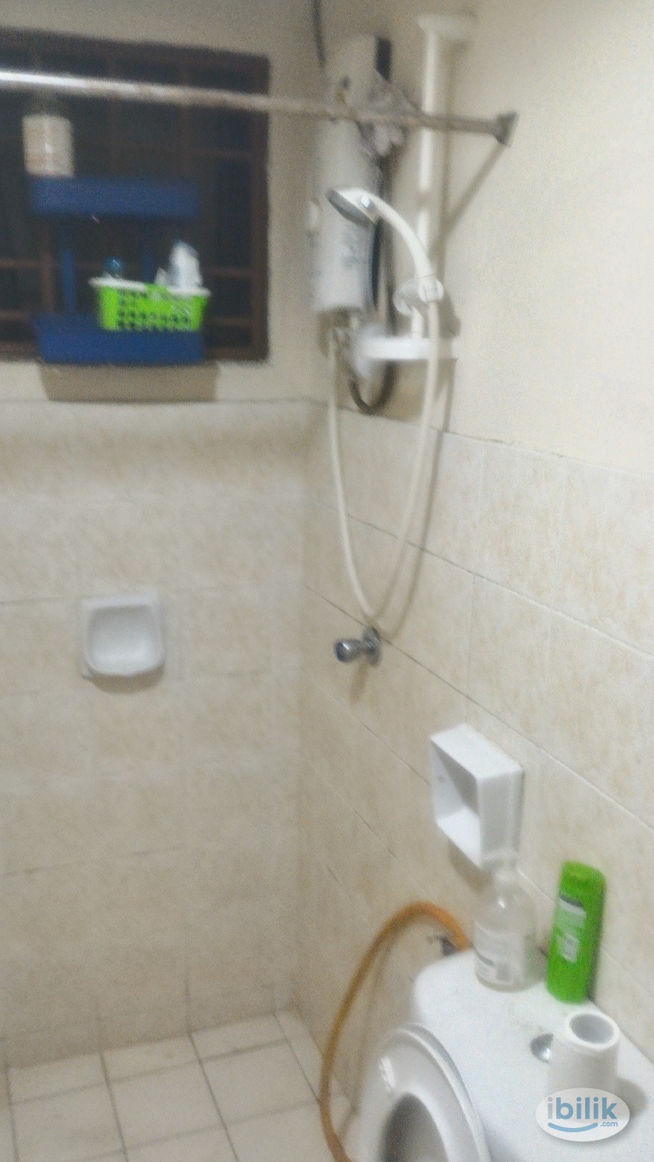 Furnished big  aircond Room at Mont Kiara, Kuala Lumpur - Image 4