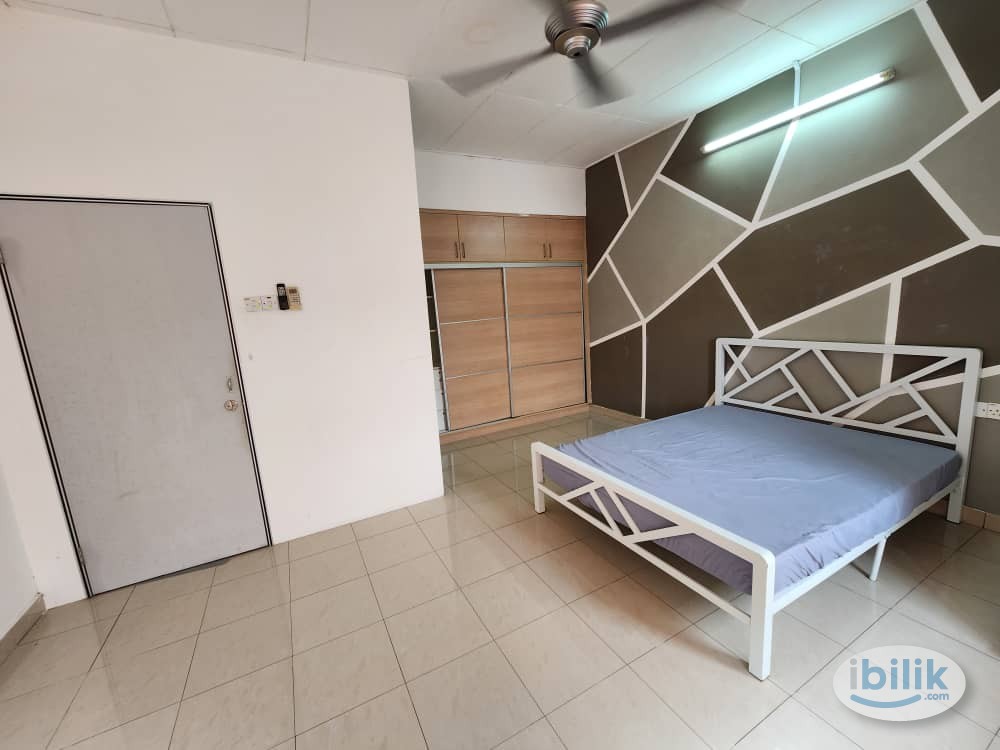🤩‼️SPACIOUS ROOM IN BANDAR PUCHONG JAYA ‼️🤩 MOVE IN IMMEDIATELY WITH ZERO DEPOSIT ‼️😱 - Image 1