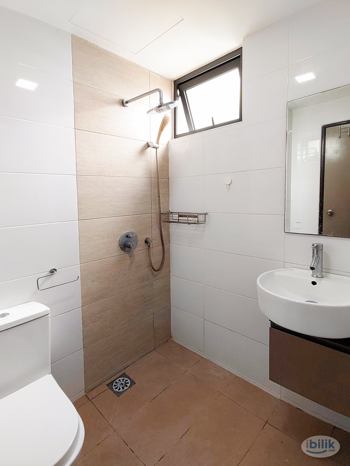 Single Room attached bathroom at SkyVille 8, Old Klang Road - Image 4