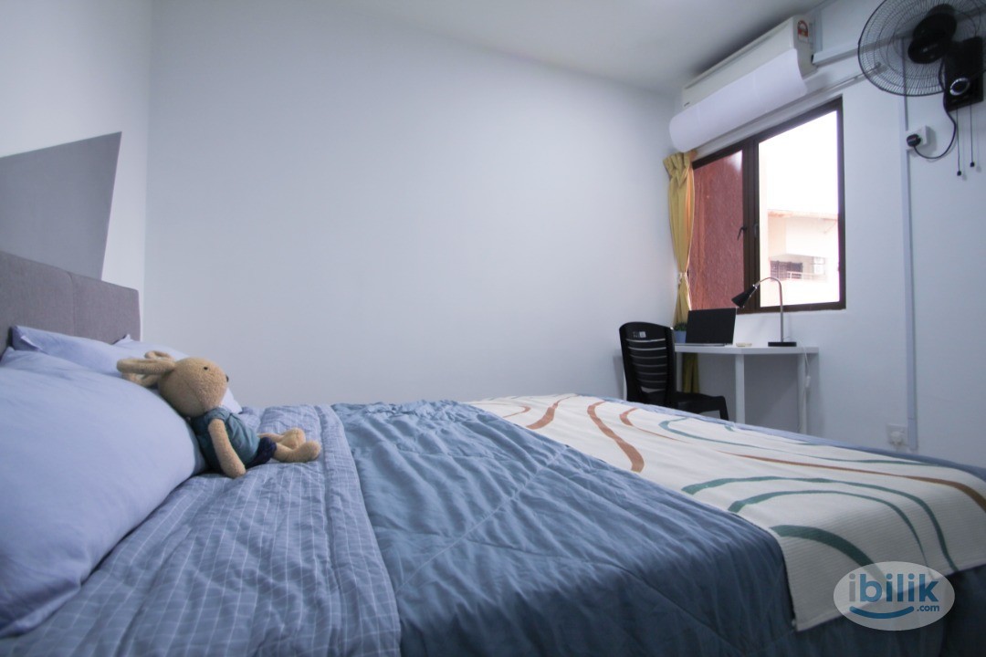 Middle Room with AC & Window @ Palm Spring Kota Damansara - Image 2