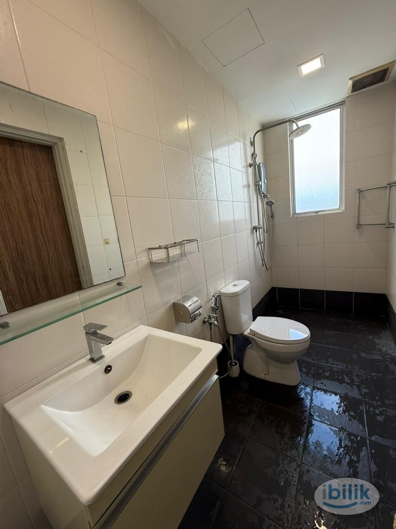 Master Room at Amara Boulevard & Service Residences, Batu Caves - Image 3