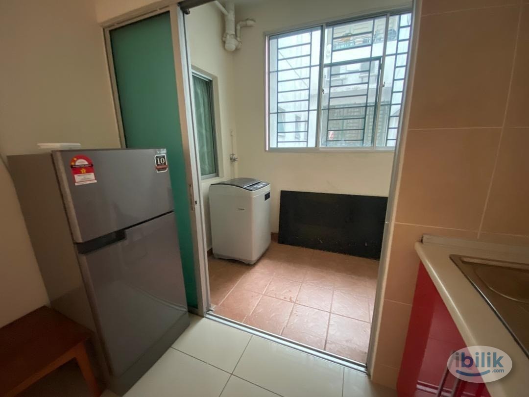 BALCONY Room at OUG Parklane, Old Klang Road - Image 4