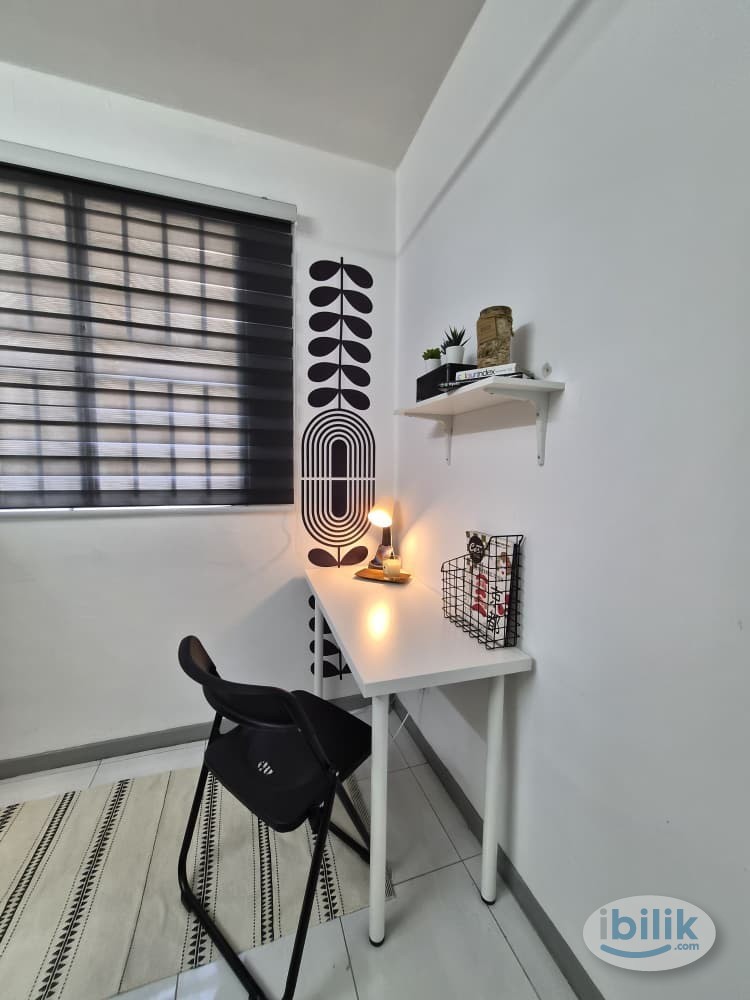 Middle Room at Harmony View, Jelutong - Image 1
