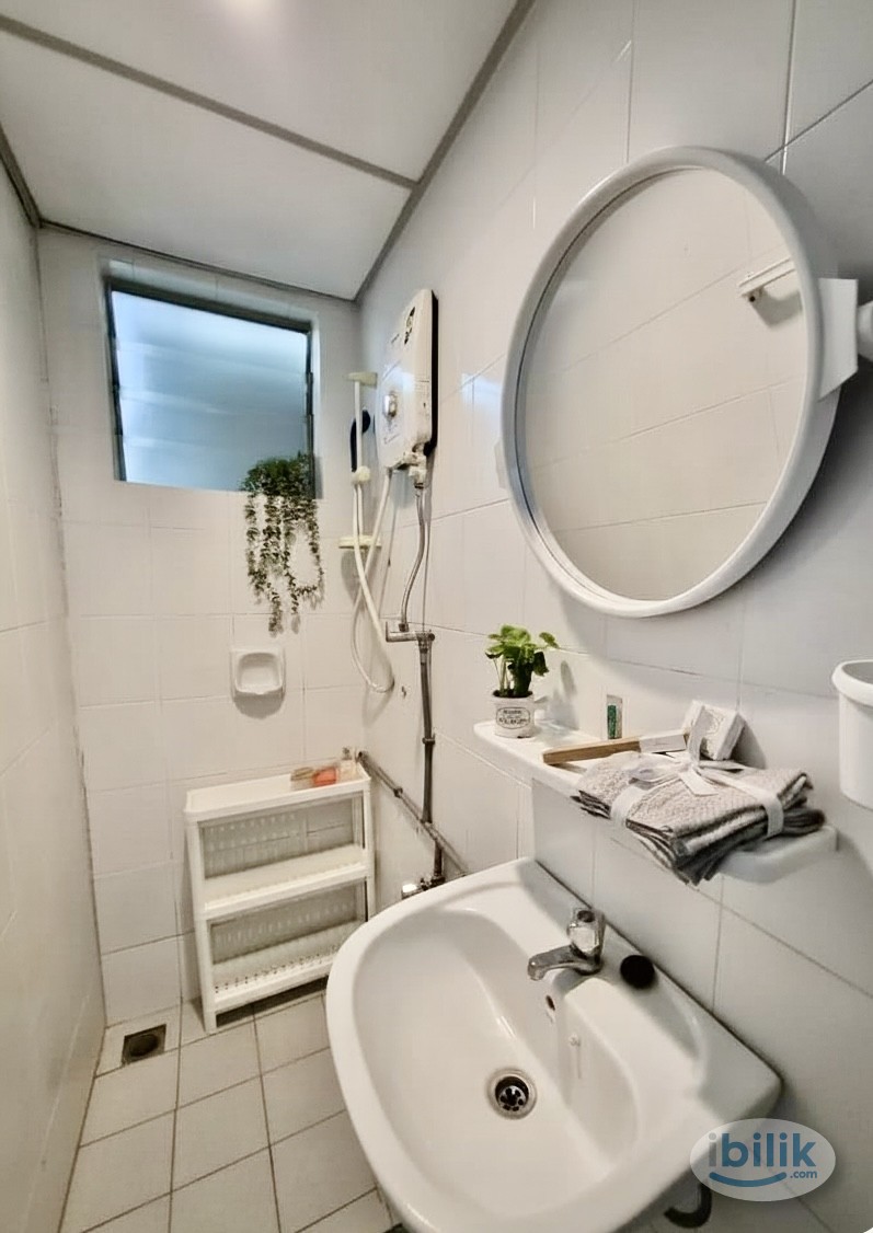 Single Room at Harmony View, Jelutong - Image 1