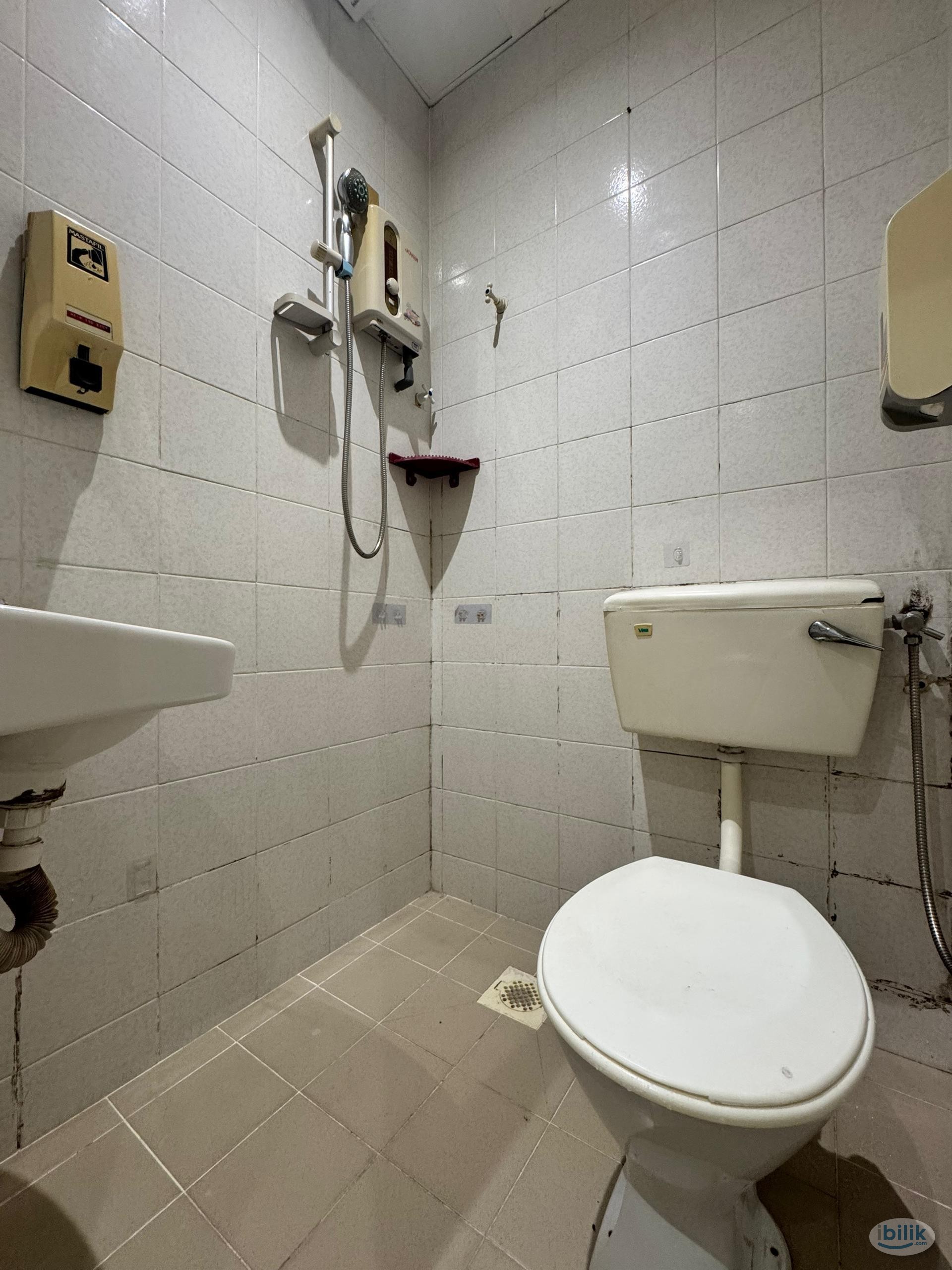 ‼️ ZERO DEPOSIT ‼️ 🏡 Master Room @ Damansara Utama 🏡 - Image 2
