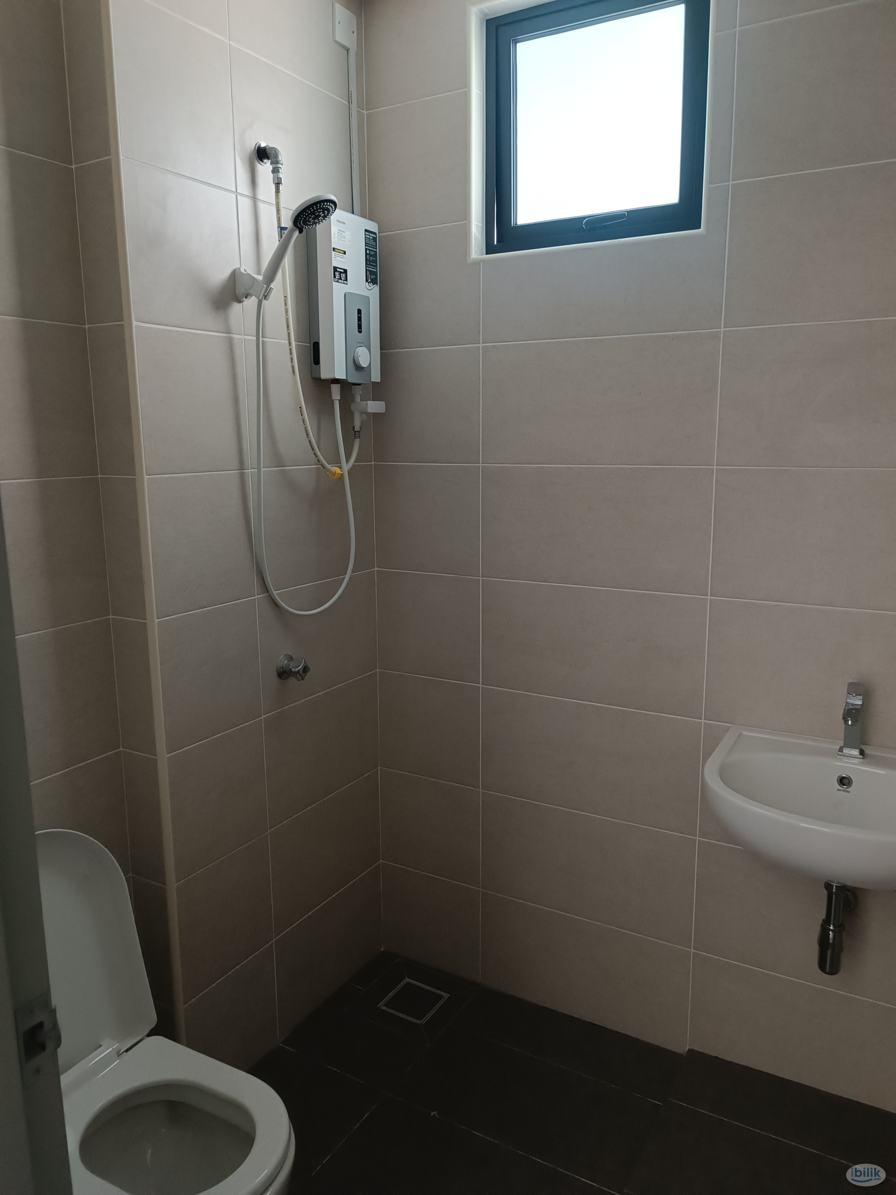 Single room for rent - Image 2