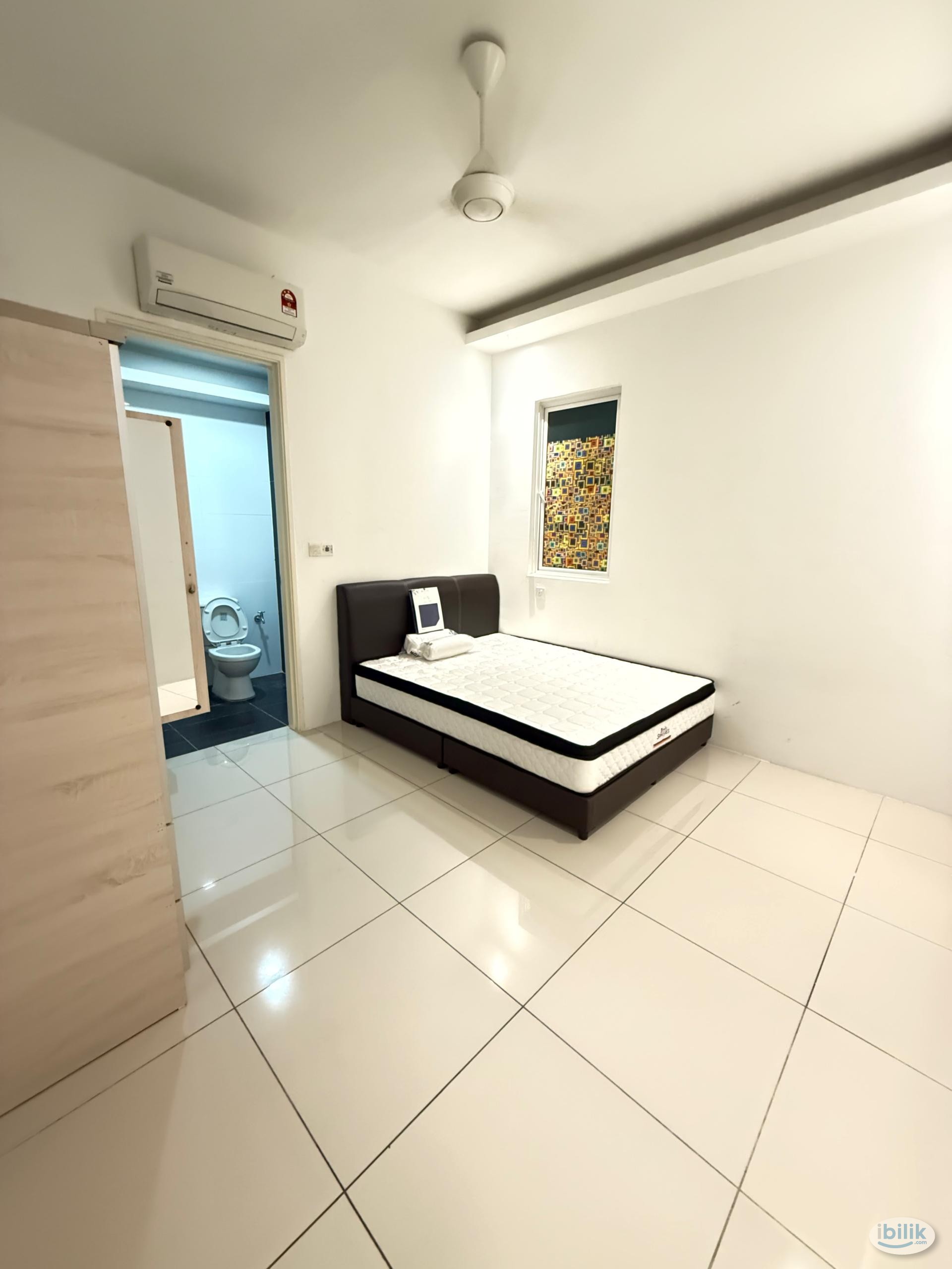 Middle room for rent with private 🛁bathroom @The Clovers, Bayan Lepas - Image 1