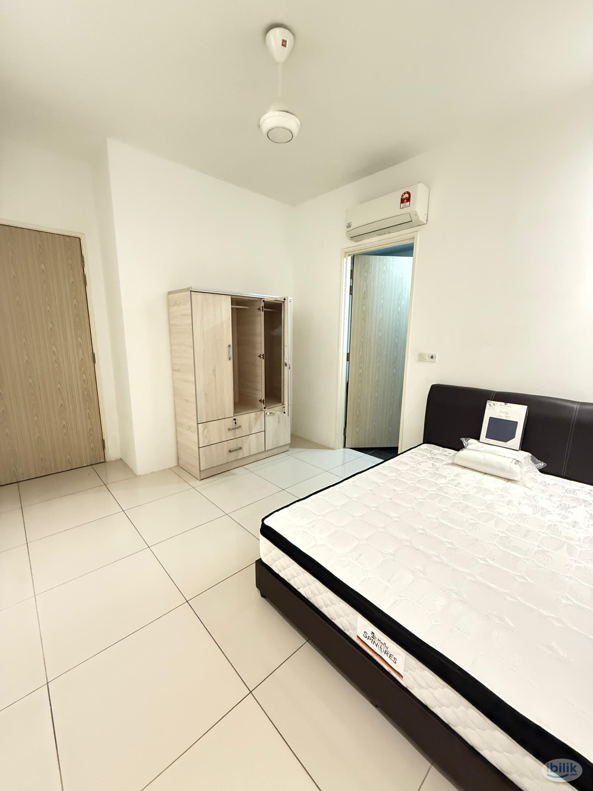 Middle room for rent with private 🛁bathroom @The Clovers, Bayan Lepas - Image 2