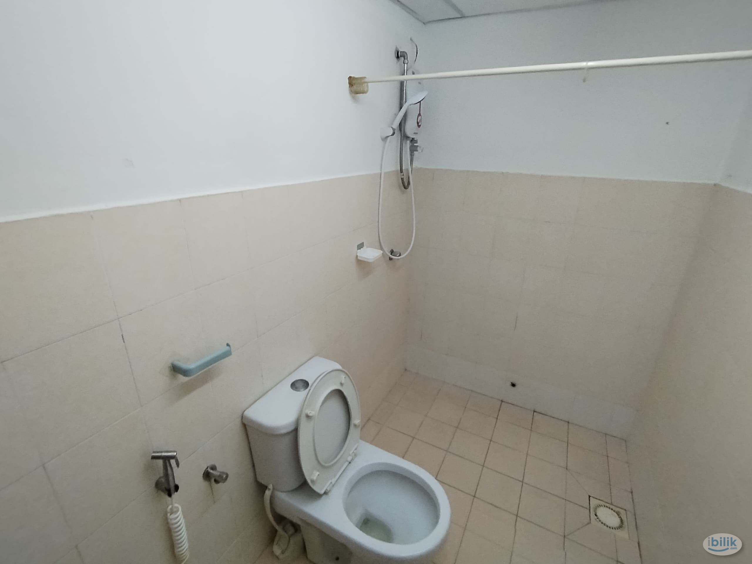 Palm Spring Original Single Bedroom with Window & AC @ Kota Damansara near to MRT Surian, Dataran Sunway, IOI, Nexis, Gi - Image 3