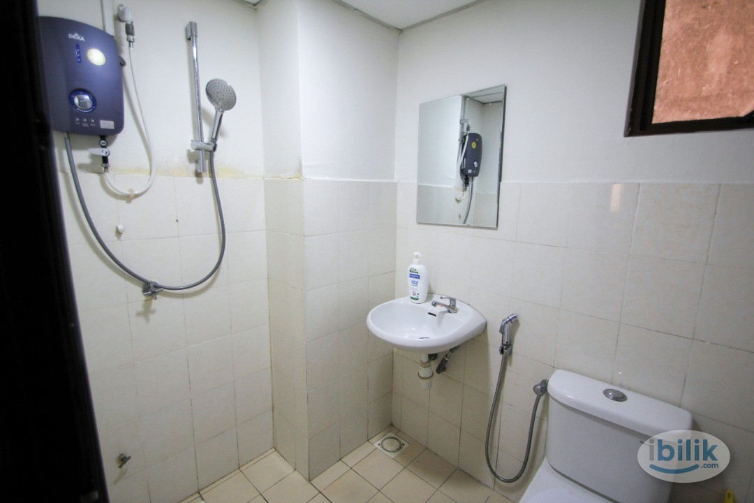Female Unit Medium Room with AC & Window @ Palm Spring, Kota Damansara near to MRT Surian, One U, TTDI, easy access to S - Image 3