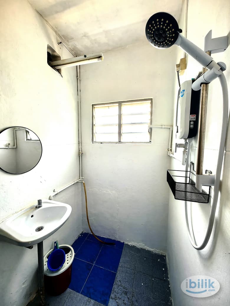 Middle Room at Taman Canning, Ipoh - Image 5
