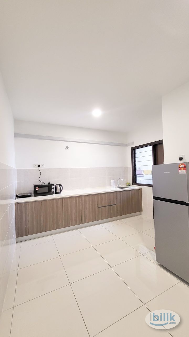 Middle Room @ Paraiso Residence, Bukit Jalil, next to Pavilion, LRT Kinrara, Awan Besar, The Park 2, LDP Puchong - Image 3