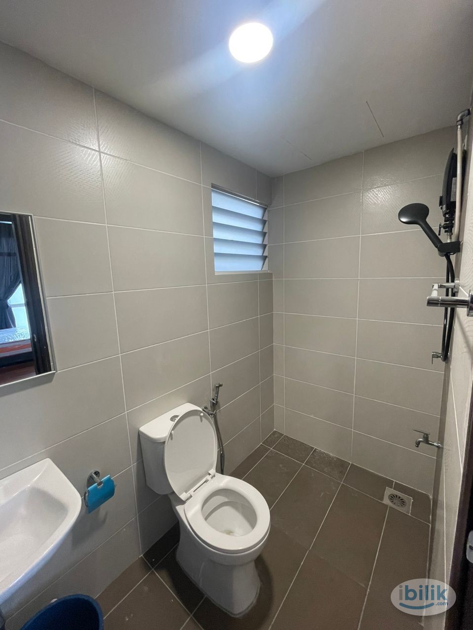 Middle Room @ Paraiso Residence, Bukit Jalil, next to Pavilion, LRT Kinrara, Awan Besar, The Park 2, LDP Puchong - Image 4