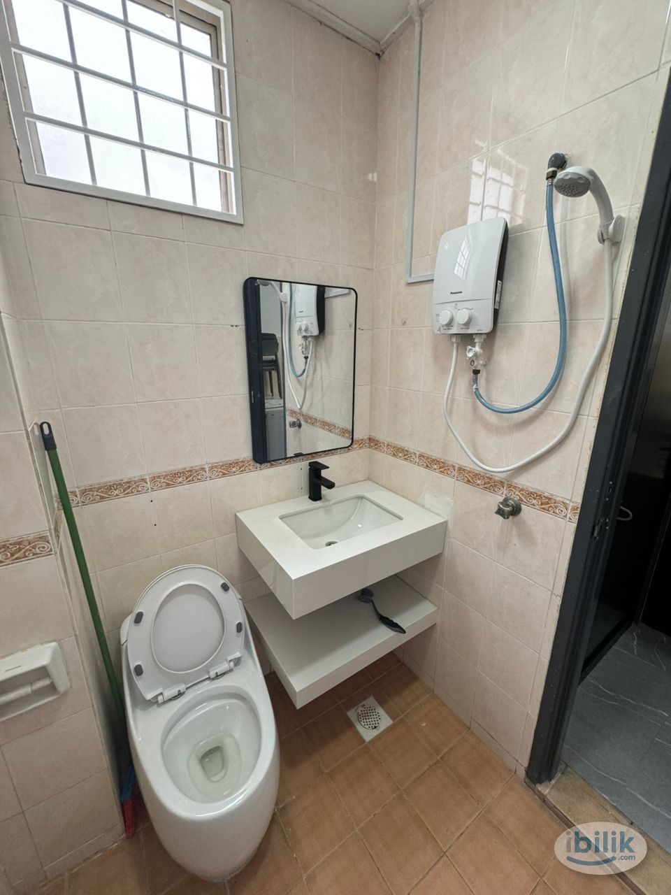 Female Twin Sharing Room For Rent @ ARTE Subang West - Image 2
