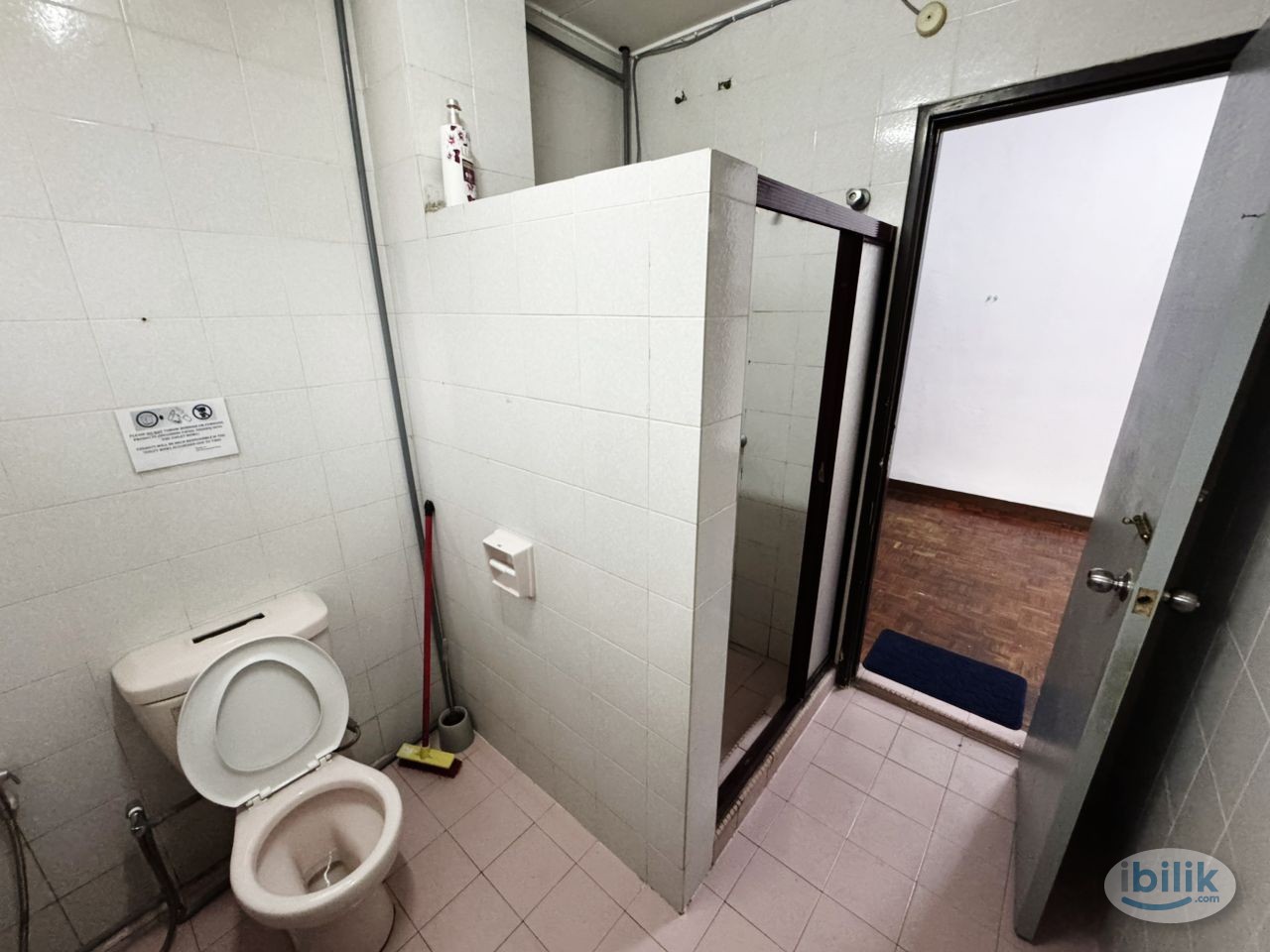 🚆5 mins to One Utama Shopping Mall@ Master Room with private bathroom for Rent @ Bandar Utama – Near One Utama & IKEA! 🏡 - Image 4