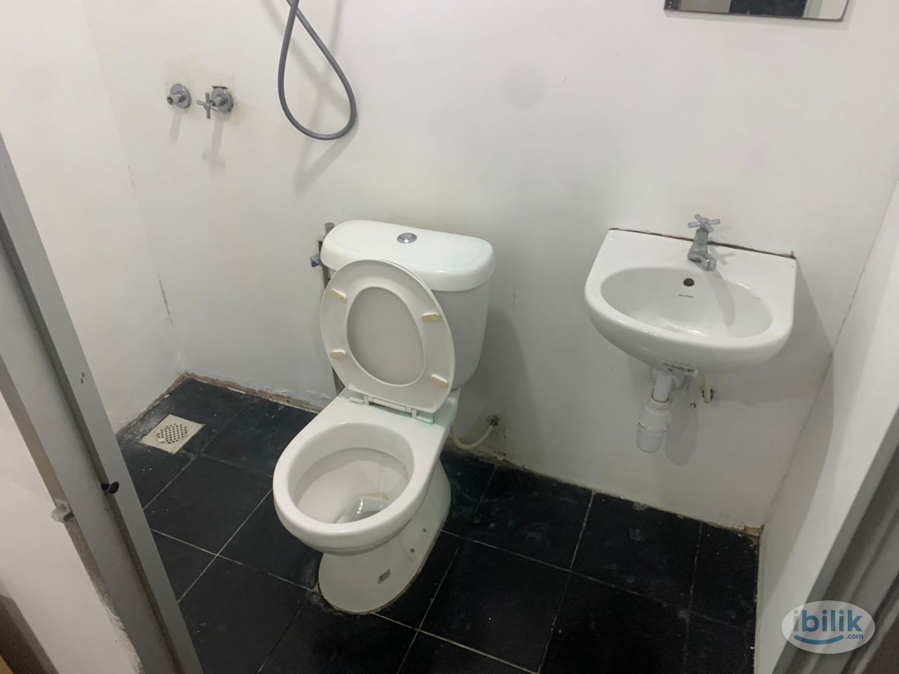‼️ ZERO DEPOSIT ‼️ 🏡 Middle Room @ SS15 🏡 🛁 Private Bathroom 🛁 - Image 2