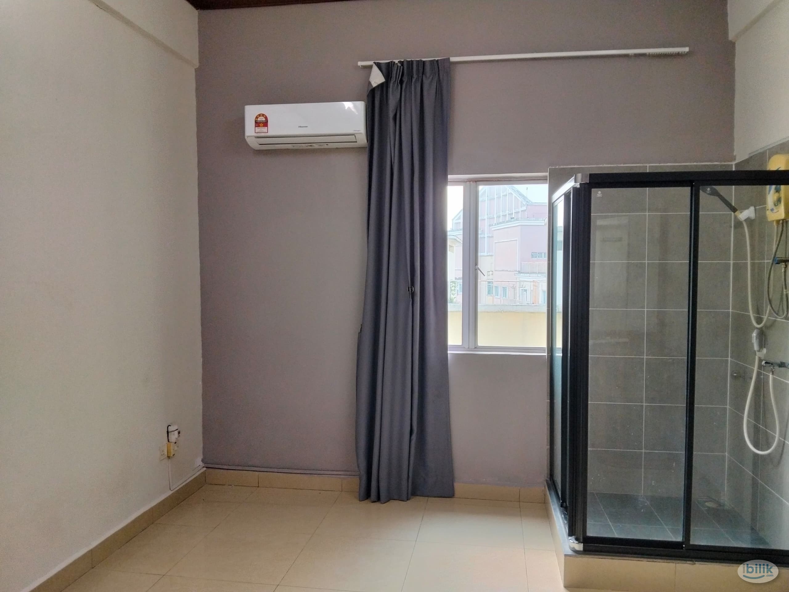 Middle Room at Juta Mines, Seri Kembangan - Image 2