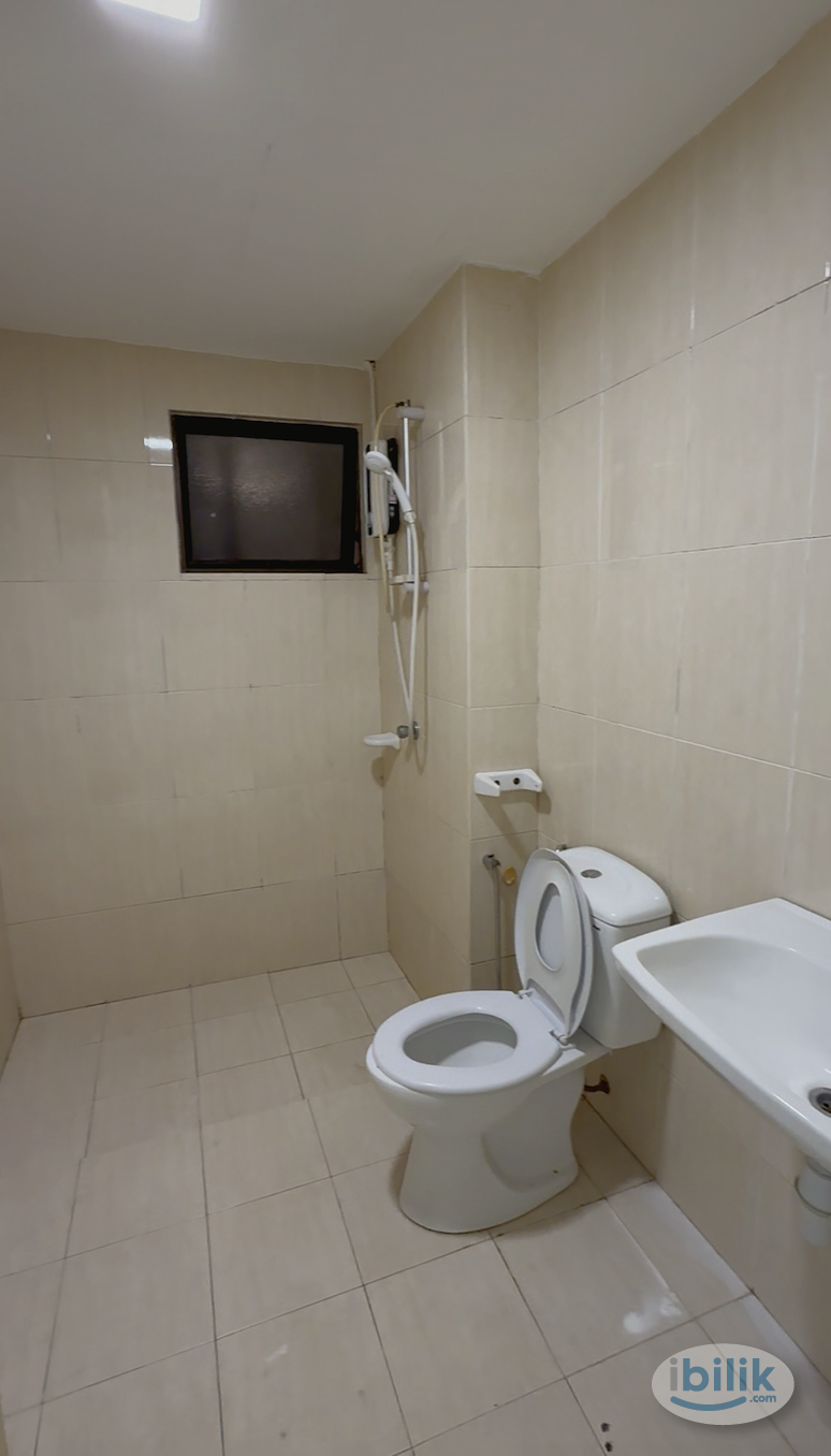 Muslim Male unit Middle Room at Sri Putramas II, Dutamas - Image 3