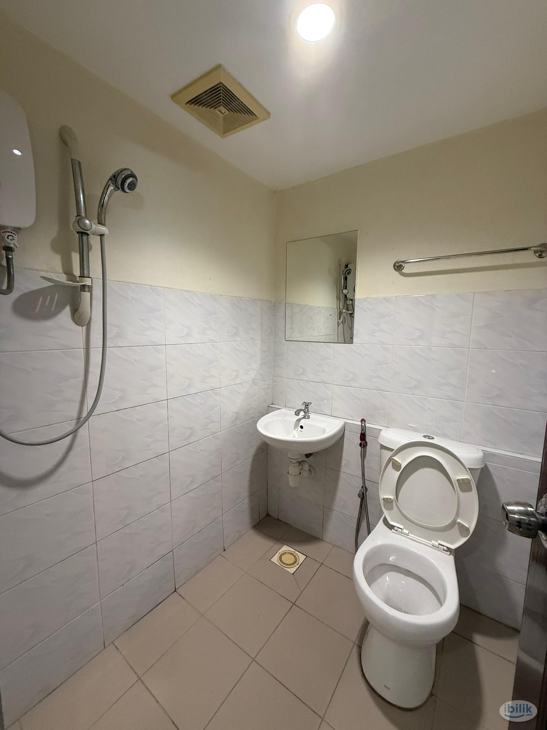 Kajang, Coliving Master Room To Rent, ZERO DEPOSIT - Image 1
