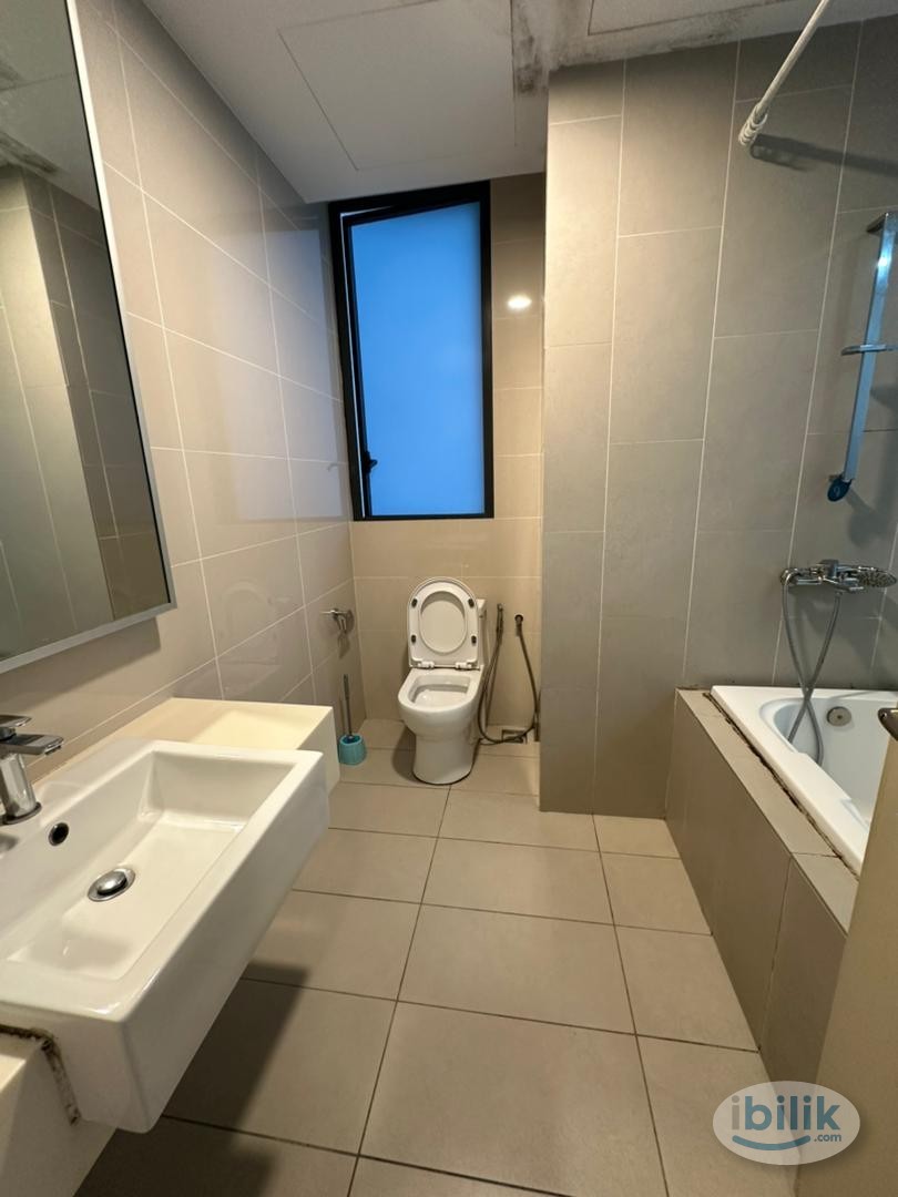 Master Room at KL Gateway, Bangsar South - Image 5