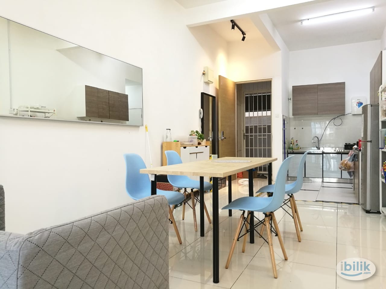 Middle Room at Skypod, Bandar Puchong Jaya - Image 3