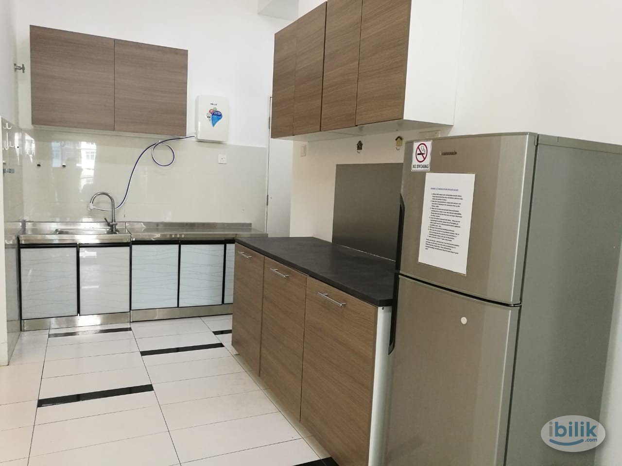 Middle Room at Skypod, Bandar Puchong Jaya - Image 4