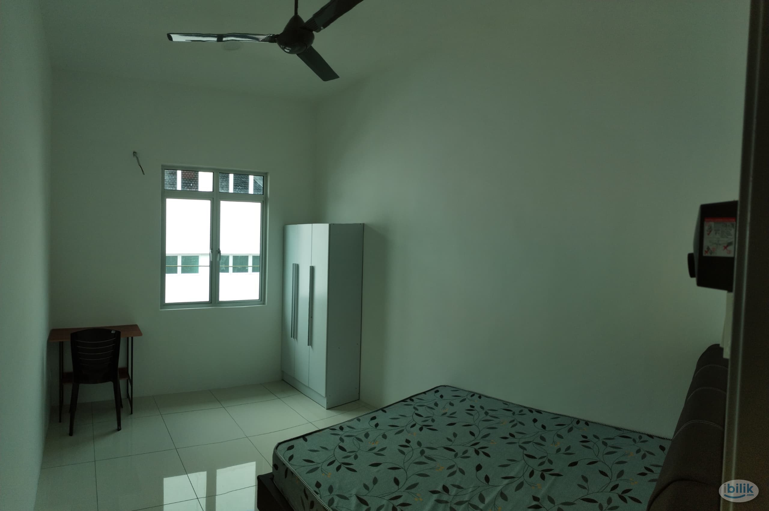 Medium Room RM500 - Image 1
