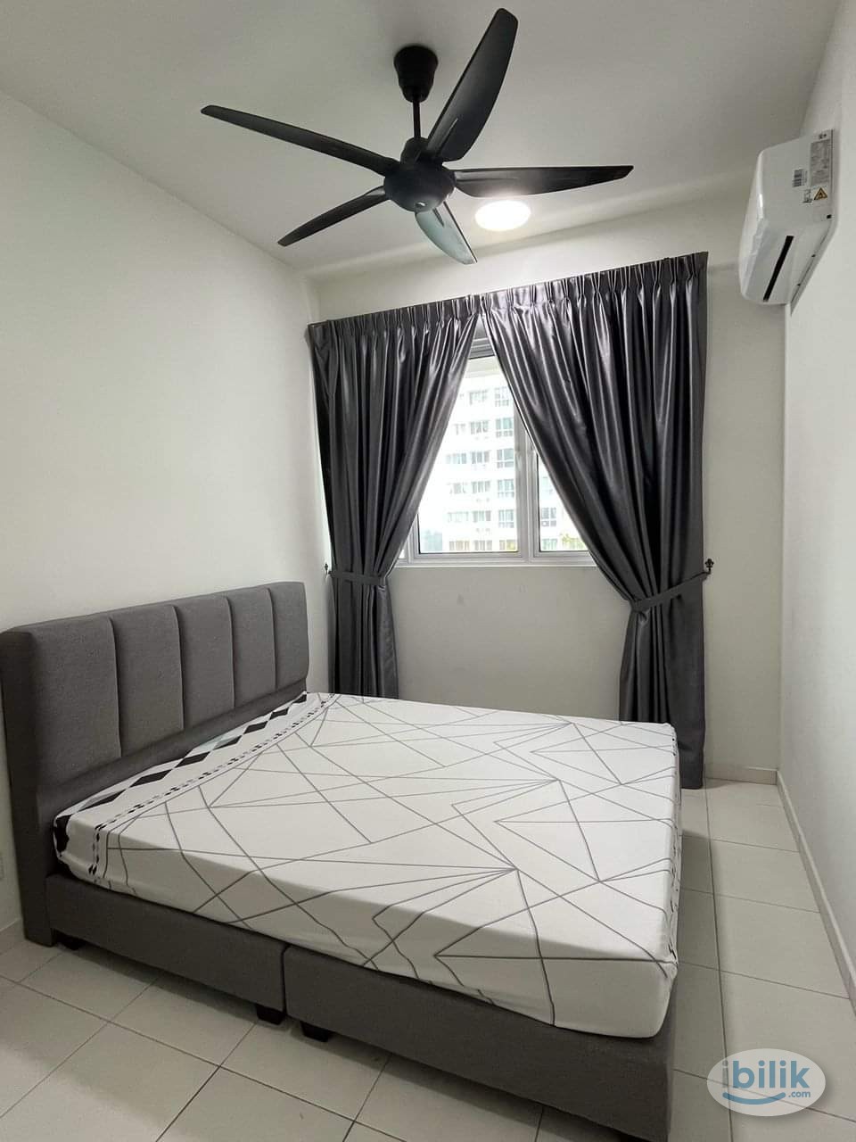 Middle Room at I-Santorini, Tanjung Tokong - Image 2