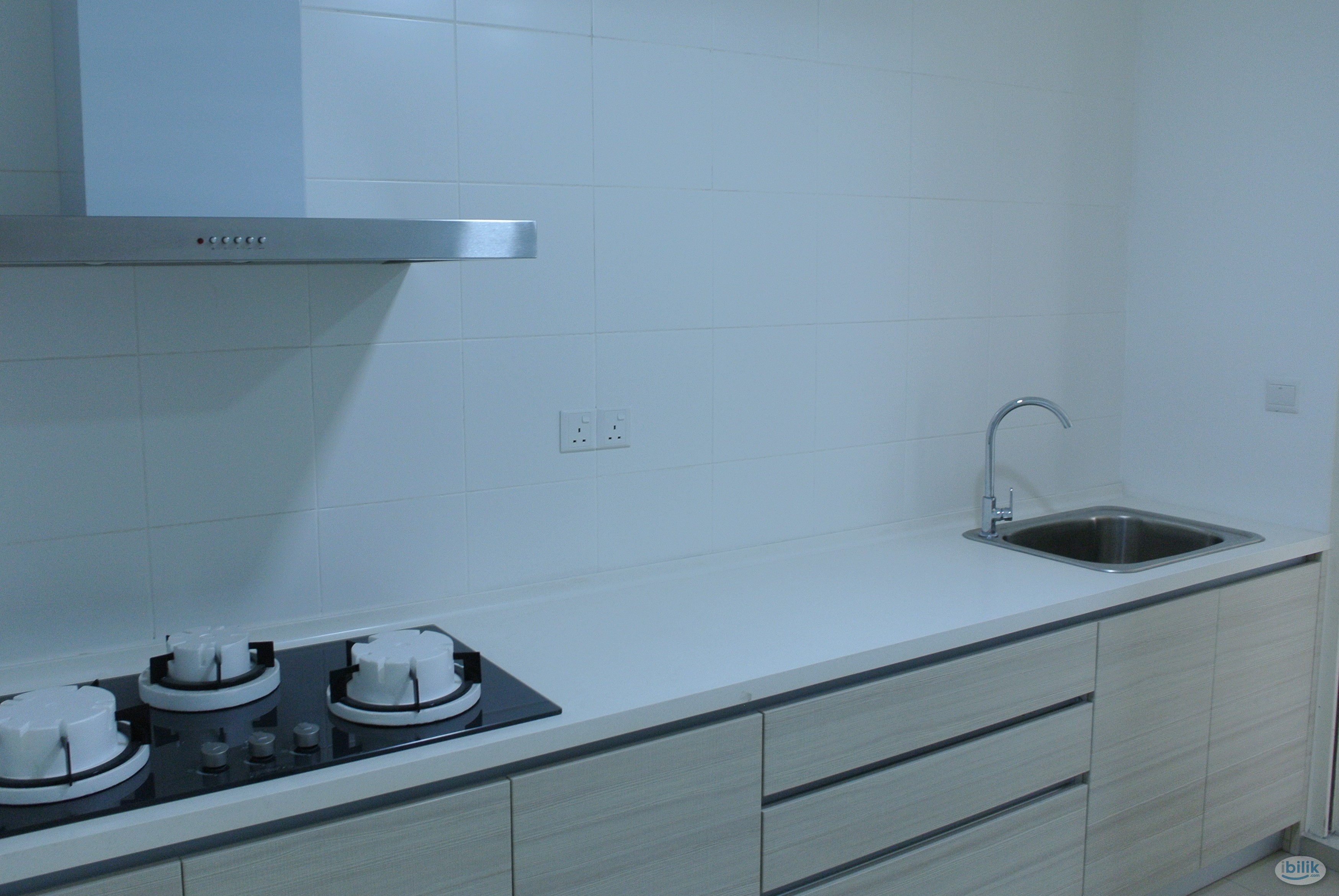 Middle Room at Windows On The Park, Bandar Tun Hussein Onn - Image 5