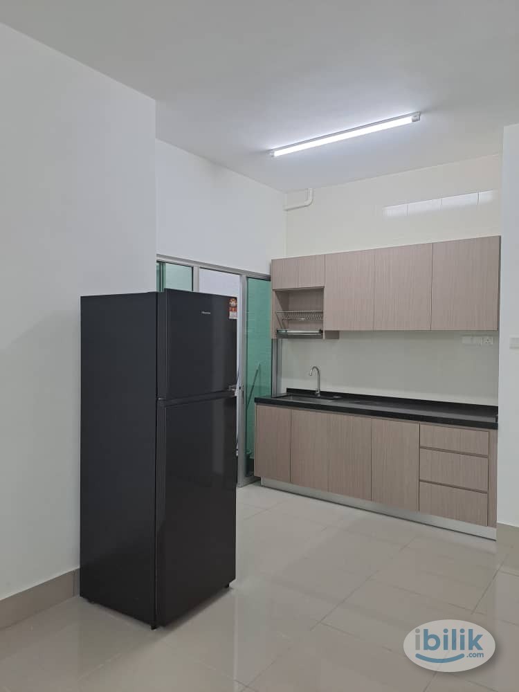 [Female Unit] BALCONY Middle Room Available Now at Razak City Residences, Sungai Besi - Image 2