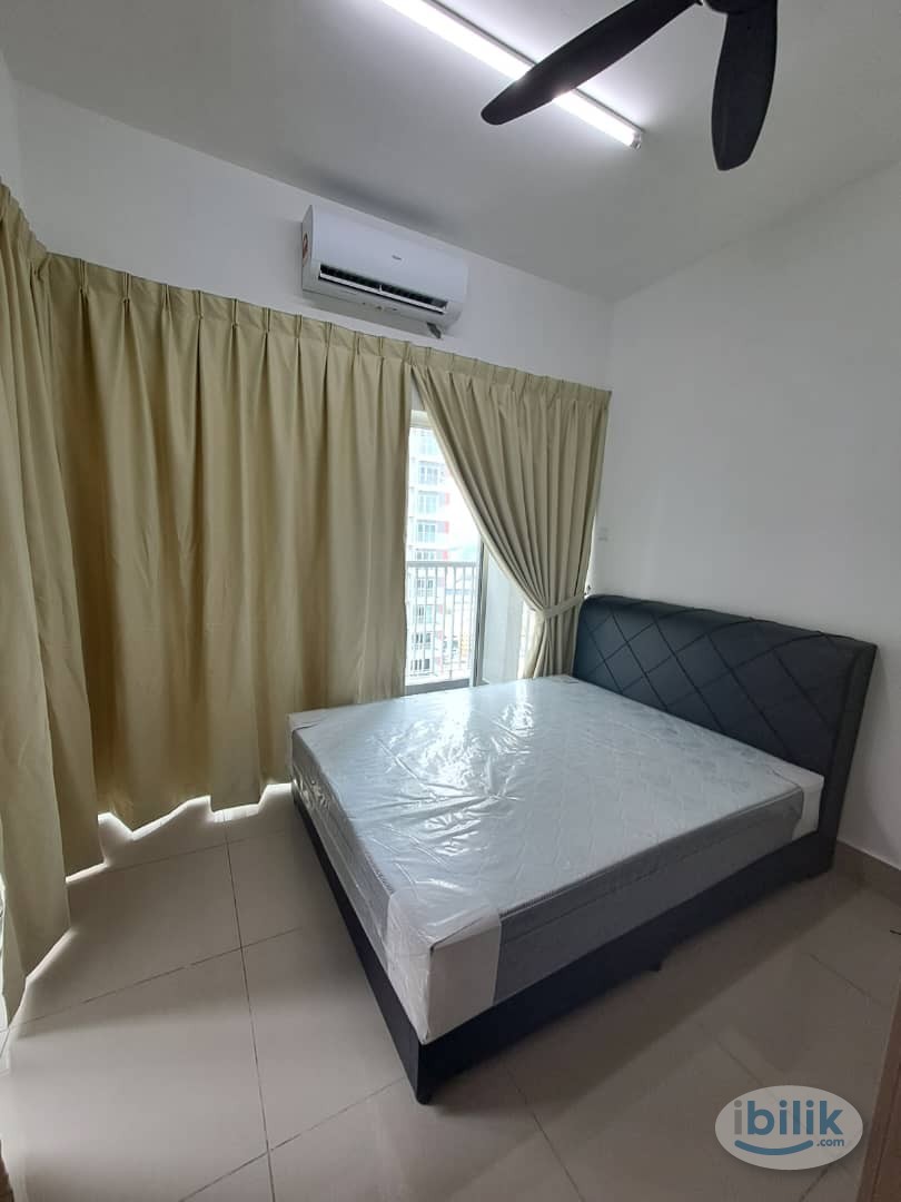 [Female Unit] BALCONY Middle Room Available Now at Razak City Residences, Sungai Besi - Image 1