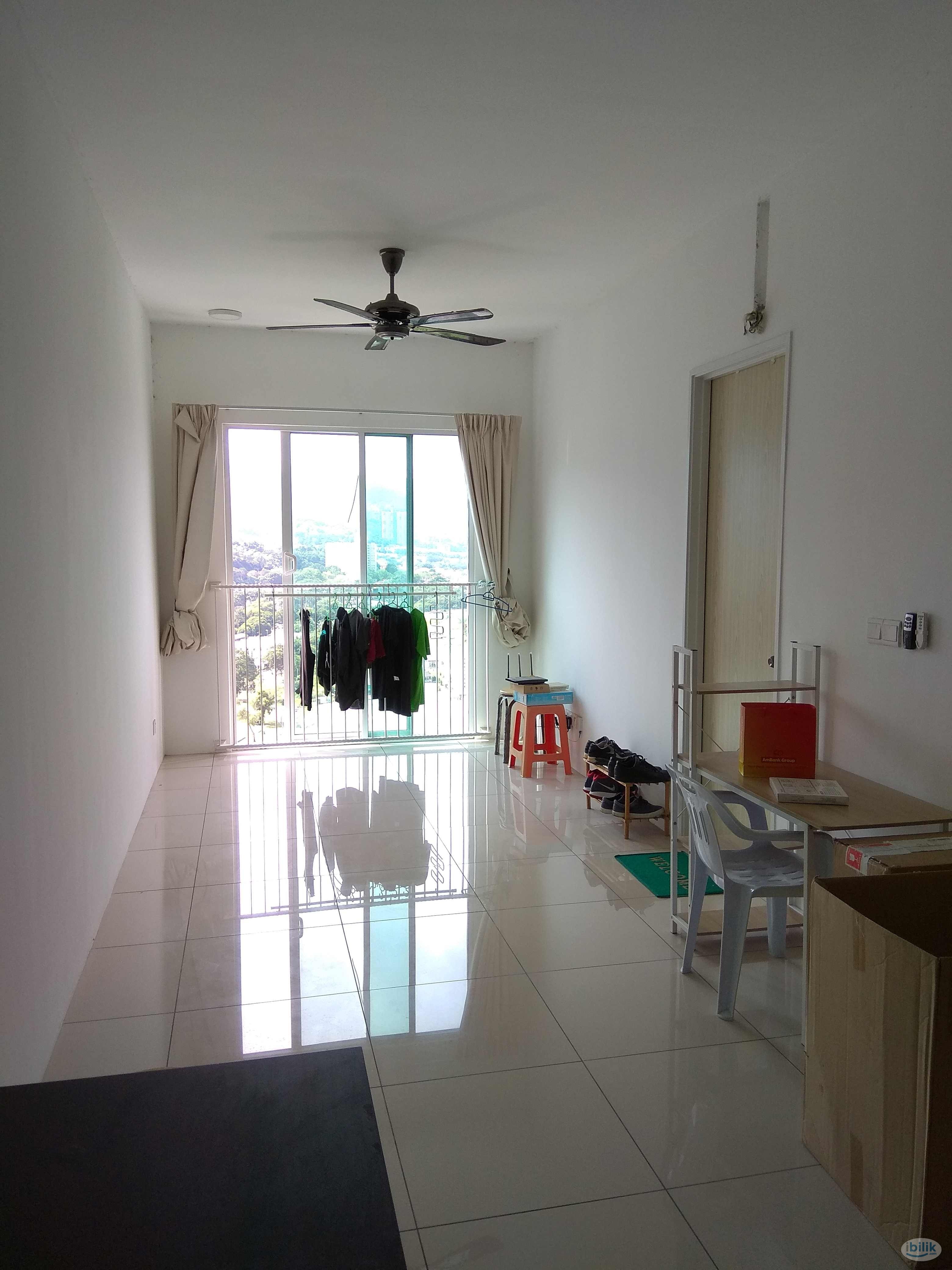 Middle Room at The Clovers, Sungai Ara - Image 5