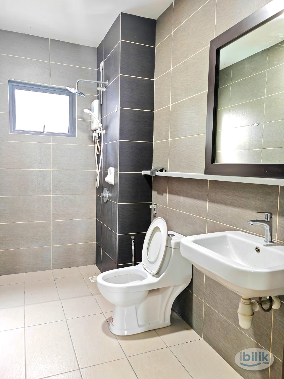 {Free 1 Month Rental & 1 Month Deposit Only} Female Medium Room at The Henge Kepong, MRT Metro Prima, Kepong GI, Aeon - Image 4