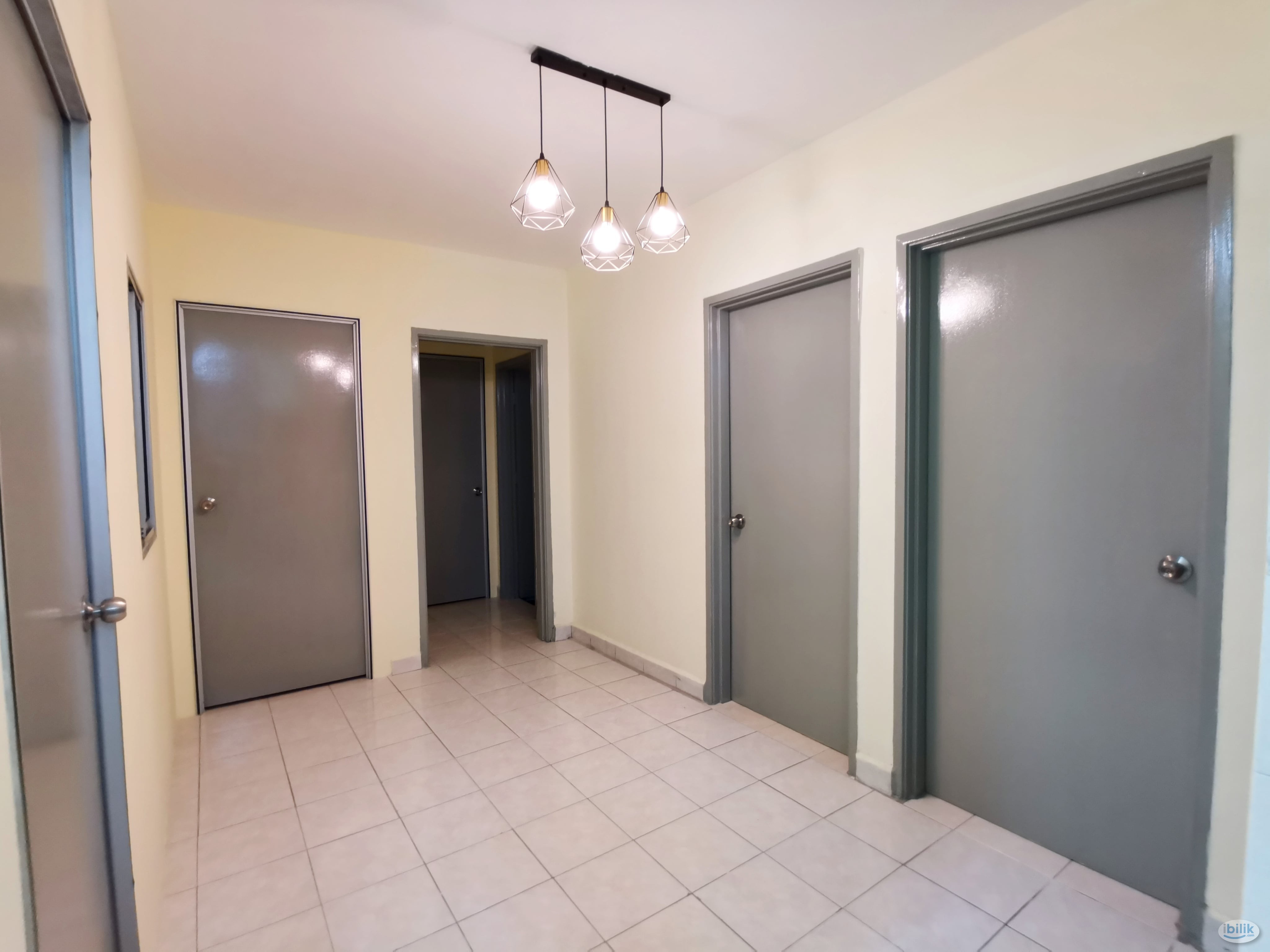 🚶‍♀️Walking Distance to Bus Stop⭐ NEWLY RENOVATED 🔥Single Room at Flora Damansara, Damansara Perdana - Image 2