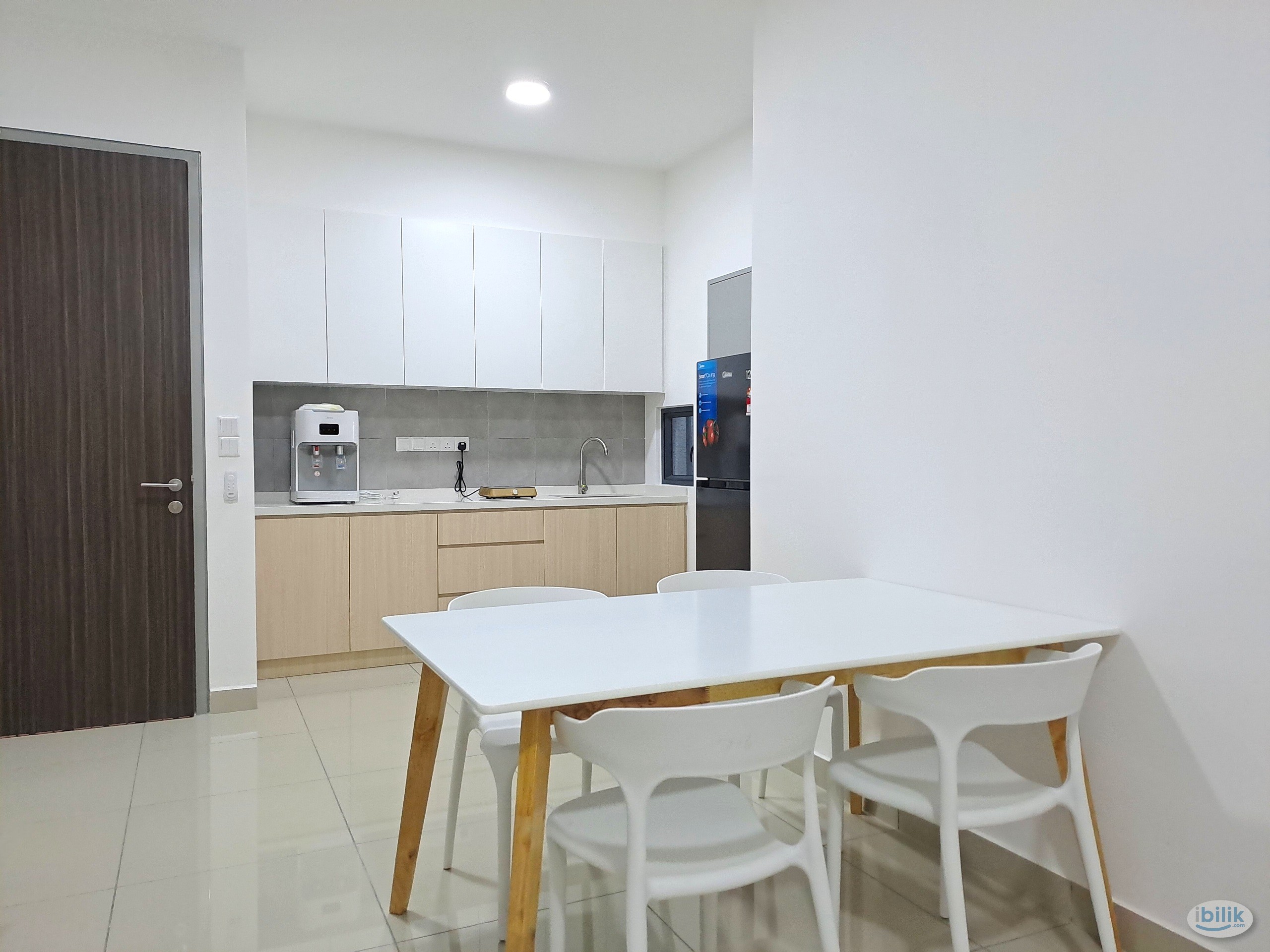 M Vertica Fully Furnished Middle Room, Nearby MRT, LRT, Velocity, AEON - Image 4