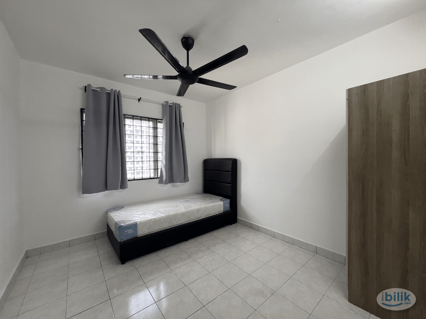 🚶‍♀️Walking Distance to Bus Stop⭐ NEWLY RENOVATED 🔥Single Room at Flora Damansara, Damansara Perdana - Image 1