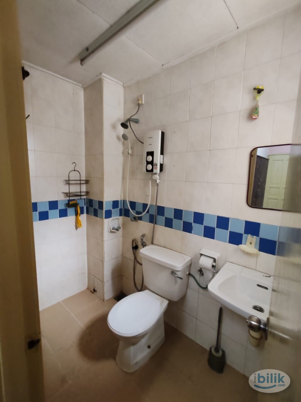 Middle Room at Bandar Botanic, Klang - Image 3