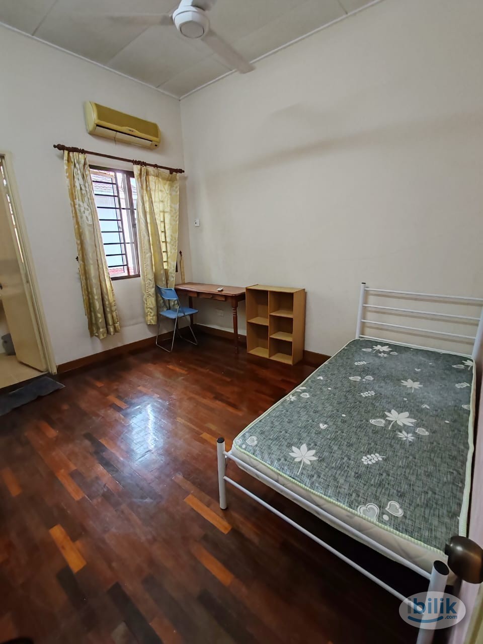 Middle Room at Bandar Botanic, Klang - Image 5
