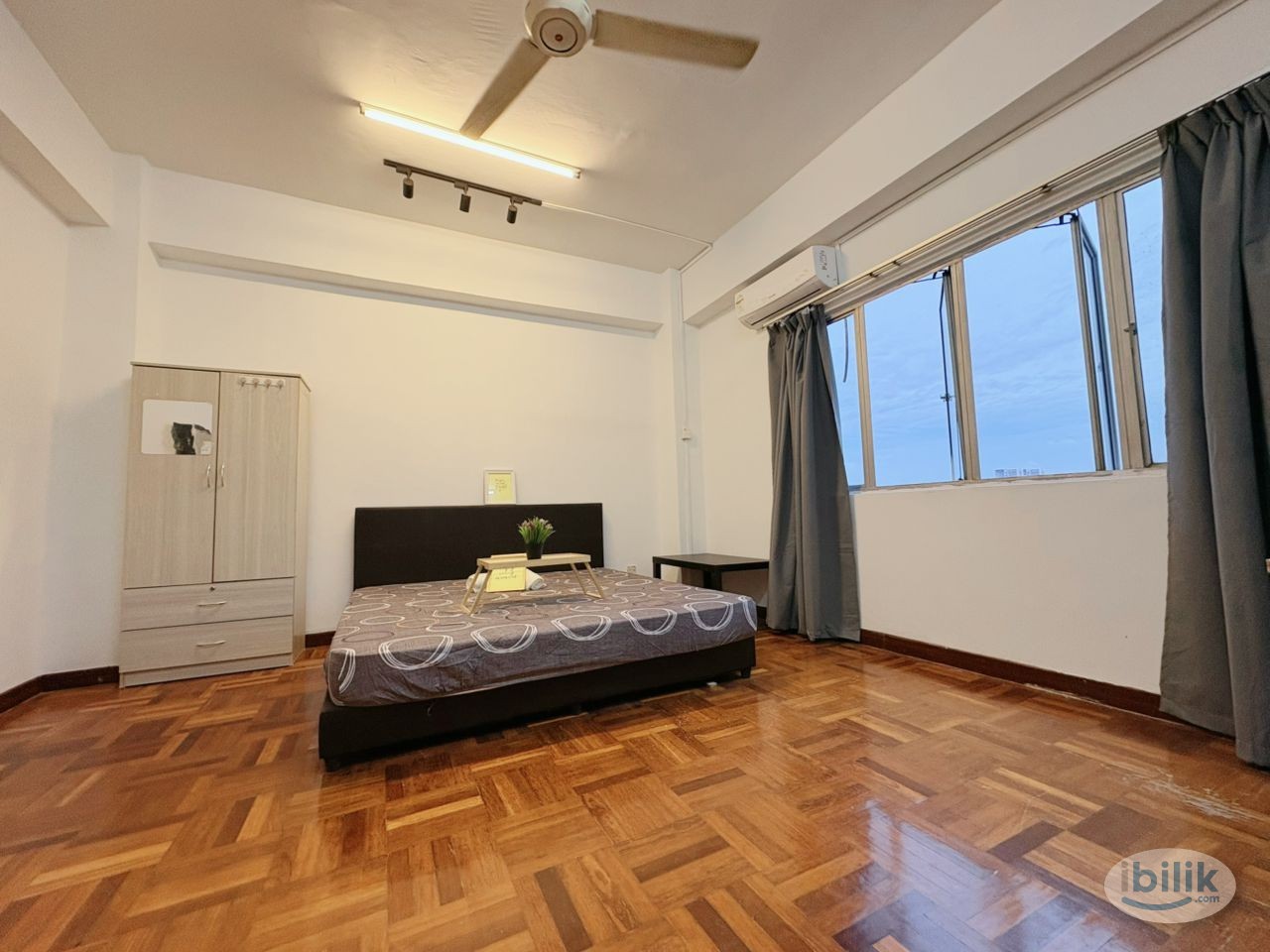🚶‍♀️Walking Distance to BRT Fully Furnished Middle Room at Ridzuan Condominium, Bandar Sunway ✨ - Image 1