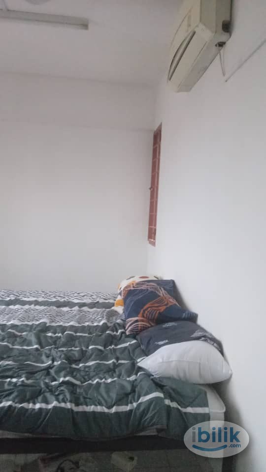 Master Room at Plaza Indah, Kajang 450RM - Image 3